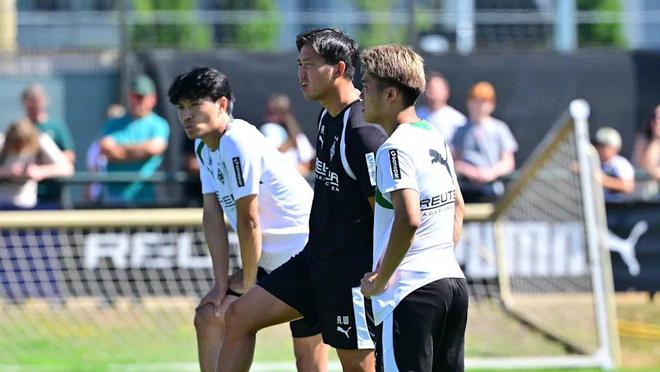 图片报：门兴为两名日本球员宇野禅斗和町野修斗配上翻译