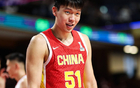 比赛还没打，媒体就甩锅杨瀚森：他回来太晚，没有参加热身比赛！