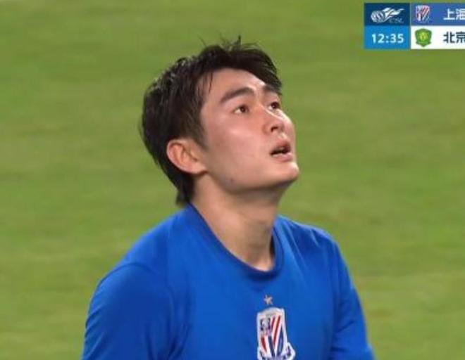 记者：陈晋一和特谢拉参加申花赛前最后一练，回归合练队伍中